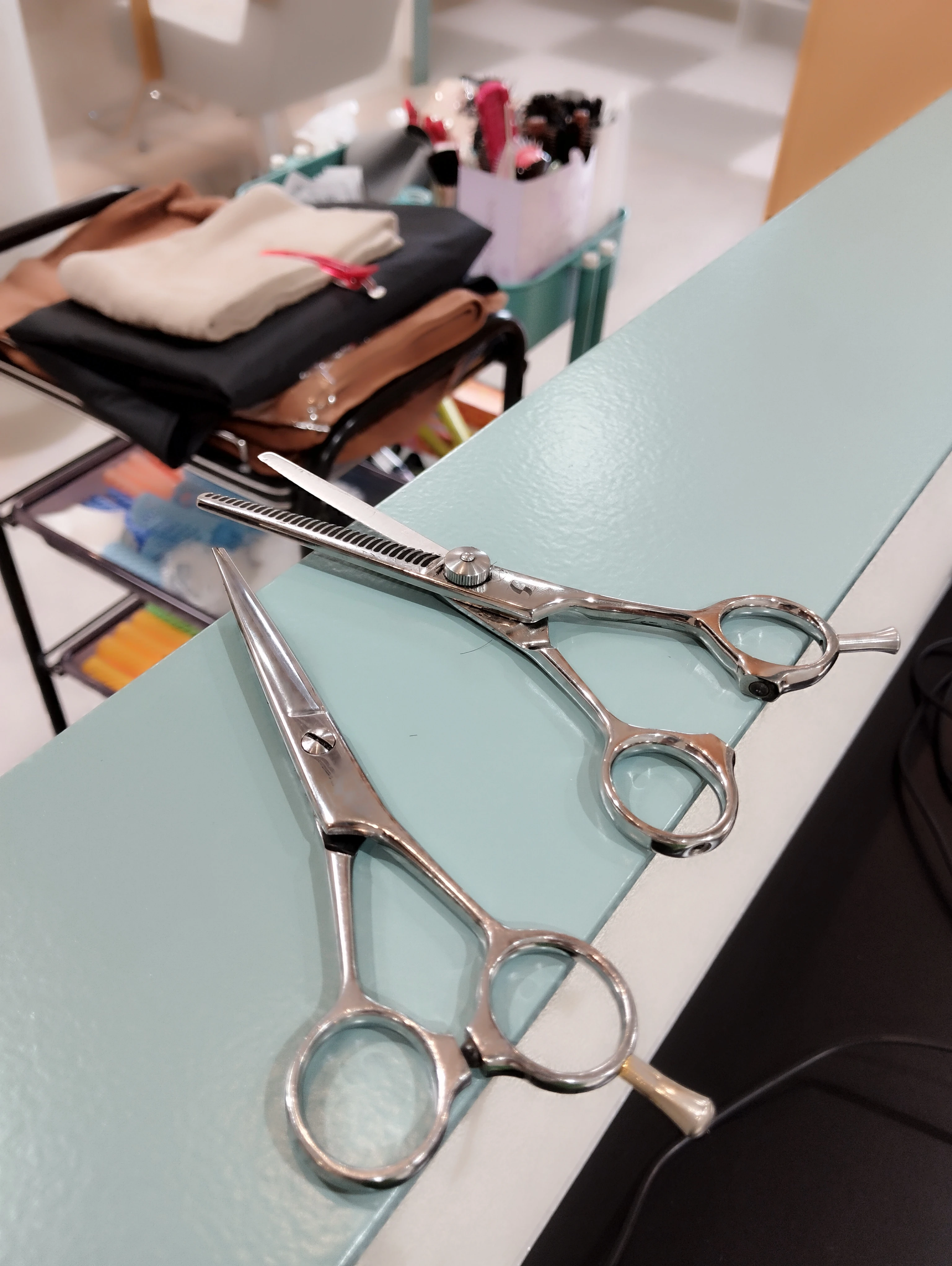 ハサミで変化する髪型